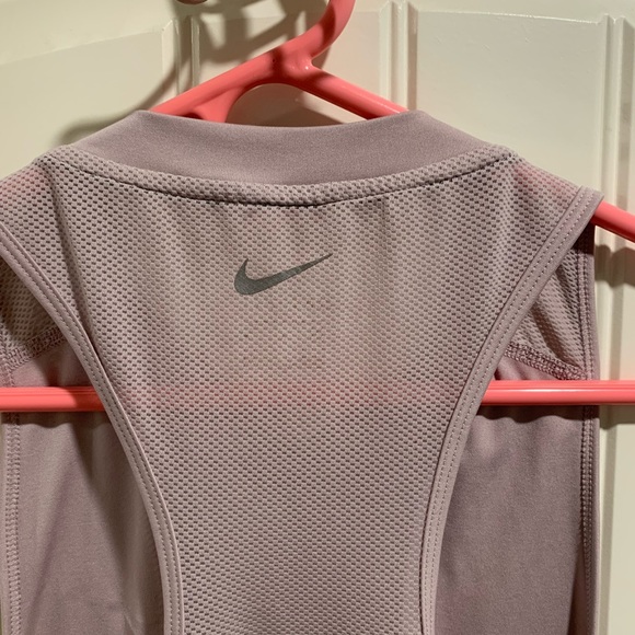 Nike Dri-Fit Light Purple Mesh Racerback High Low Tank Top Women’s Size Small - Picture 6 of 7